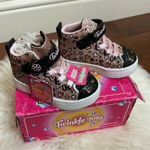 Skechers Girls twinkle toes Lites - Kitty Cutie Size 5 (Toddler)